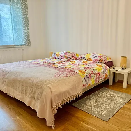 Lägenhet Happy Near Airport - Free Parking