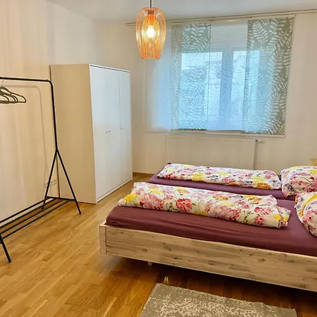Happy Near Airport - Free Parking Apartment Schwechat