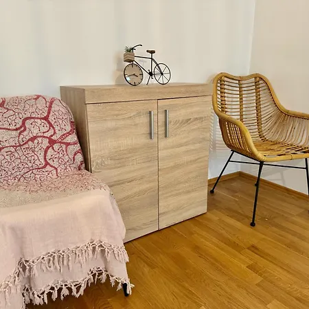 Apartment Happy Near Airport - Free Parking *