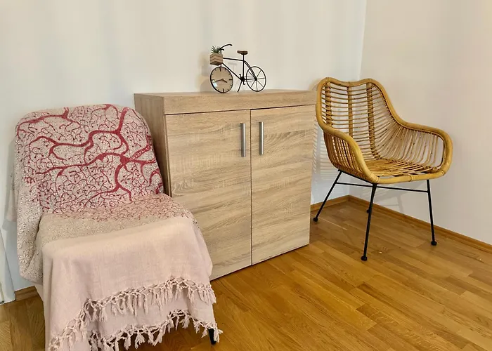 Apartment Happy Near Airport - Free Parking *